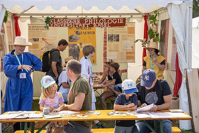 Die Klassische Philologie verzaubert Augusta Raurica